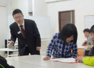三渡眞介氏「家を研究してわかった、日本のすばらしさ」授業風景写真