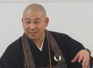 小川由晃住職「本当の自分を知る」授業風景写真