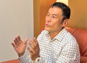 奥野僚右先生「夢や目標を実現するために大切なこと」授業風景写真