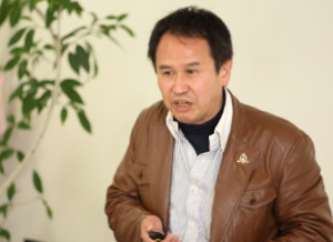 臼井博文先生「最強プラス思考」授業風景写真